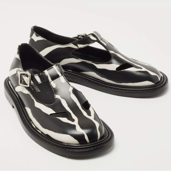 BURBERRY Ladies Hannie Zebra Black Leather T-Bar Mary Jane Loafer Shoes EUC 37 - Picture 1 of 12